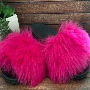 💕 Fuzzy Slides 💕